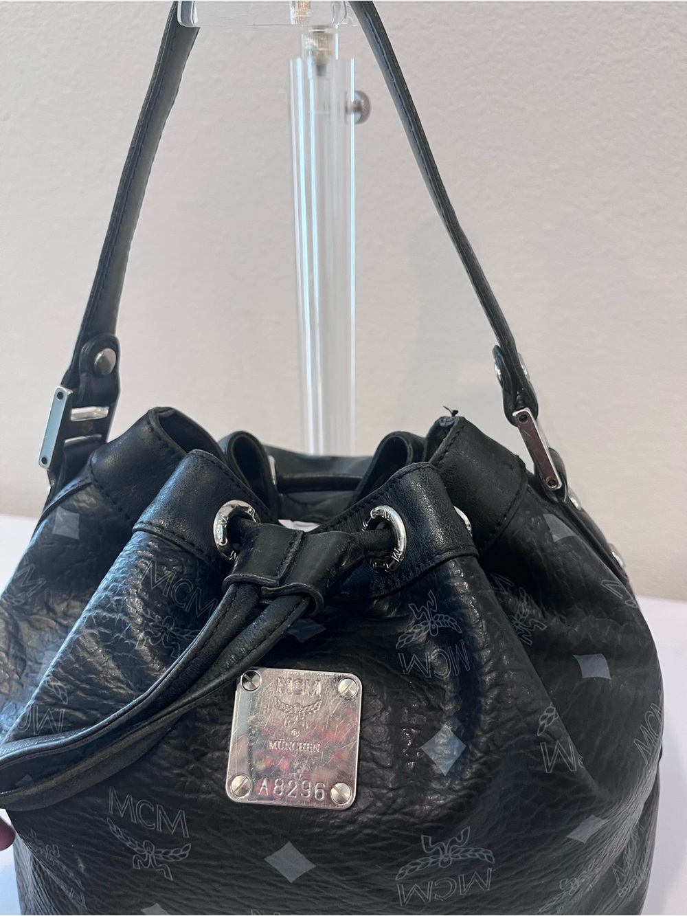 MCM DRAWSTRING BUCKET BAG. - Picture 2 of 12
